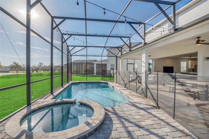 Image No.16-9 Bed Property for sale