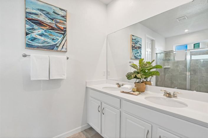 Image No.22-9 Bed Property for sale