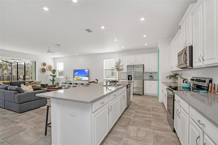 Image No.26-9 Bed Property for sale