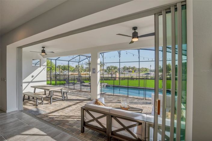 Image No.4-9 Bed Property for sale