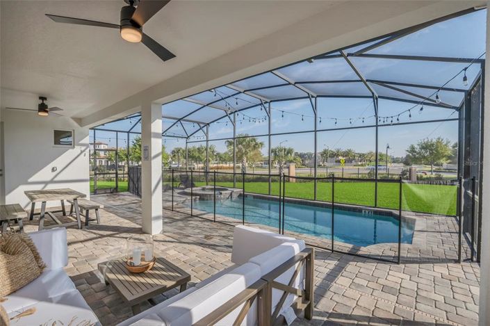 Image No.6-9 Bed Property for sale