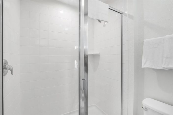 Image No.68-9 Bed Property for sale