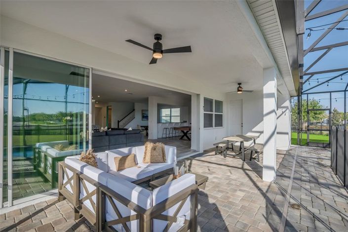 Image No.7-9 Bed Property for sale