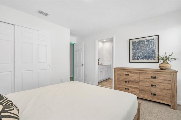 Image No.70-9 Bed Property for sale