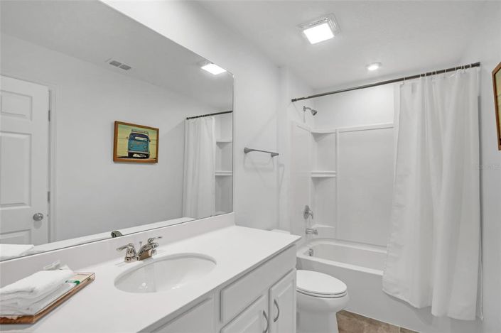 Image No.73-9 Bed Property for sale