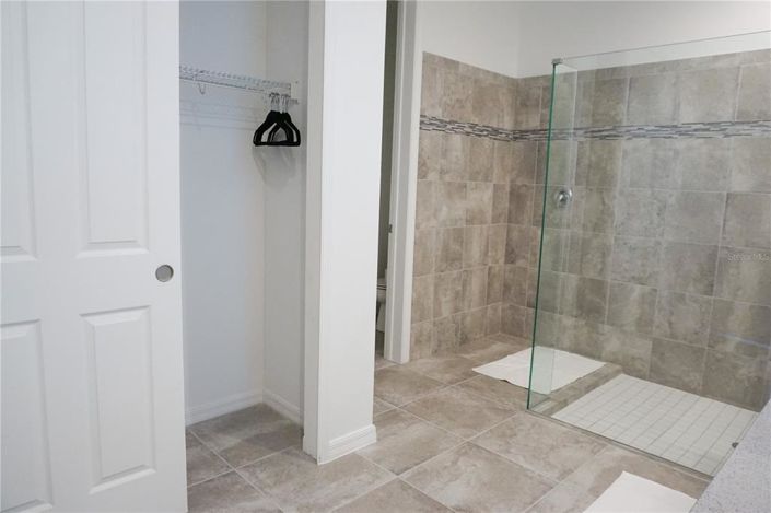 Image No.10-6 Bed Property for sale