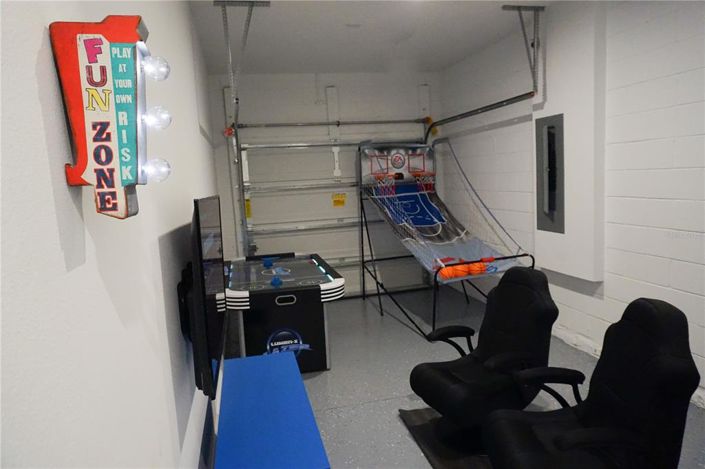 Image No.13-6 Bed Property for sale