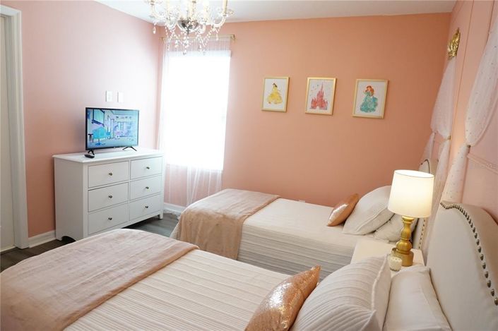 Image No.17-6 Bed Property for sale