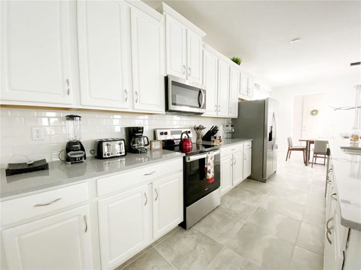 Image No.6-6 Bed Property for sale