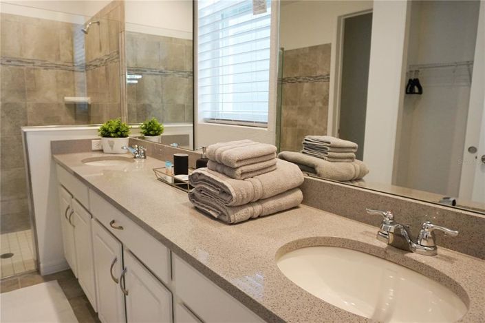 Image No.9-6 Bed Property for sale