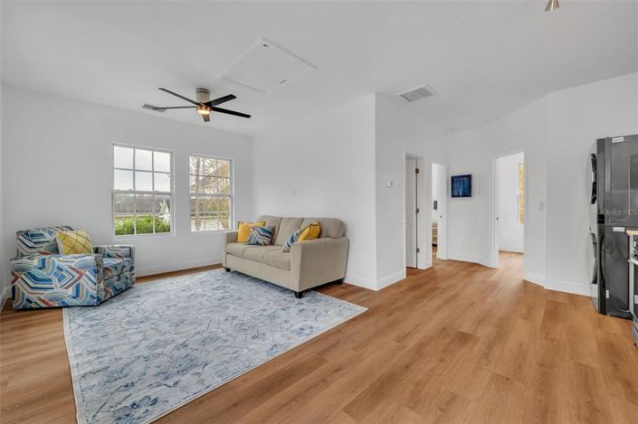 Image No.65-6 Bed Property for sale