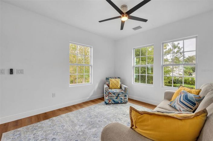 Image No.67-6 Bed Property for sale