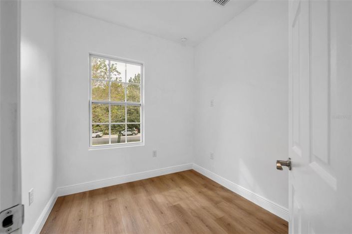 Image No.74-6 Bed Property for sale