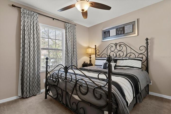 Image No.27-5 Bed Property for sale