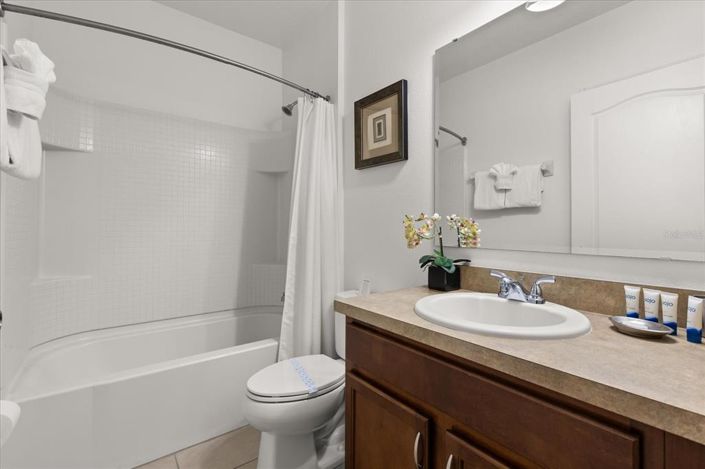 Image No.28-5 Bed Property for sale