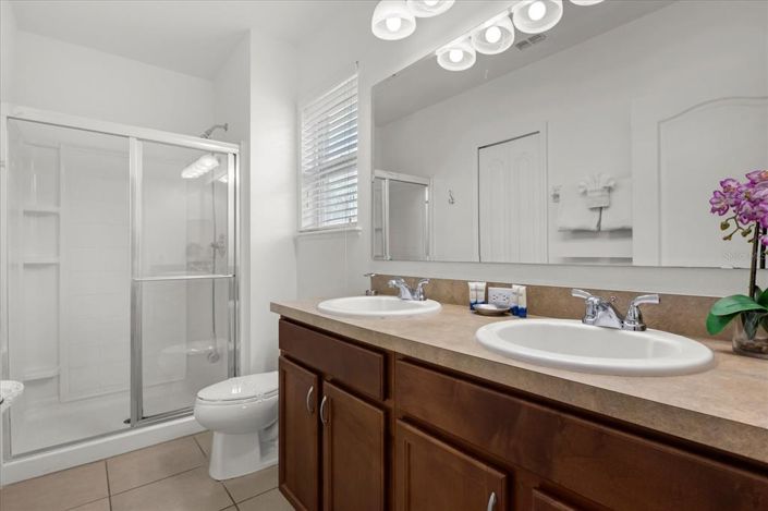 Image No.30-5 Bed Property for sale