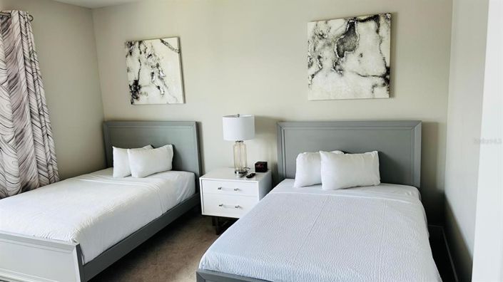 Image No.8-5 Bed Property for sale