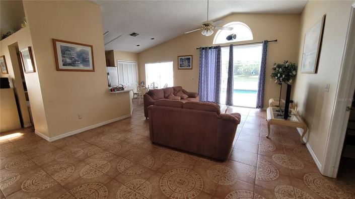 Image No.18-Propriété de 4 chambres à vendre à Kissimmee