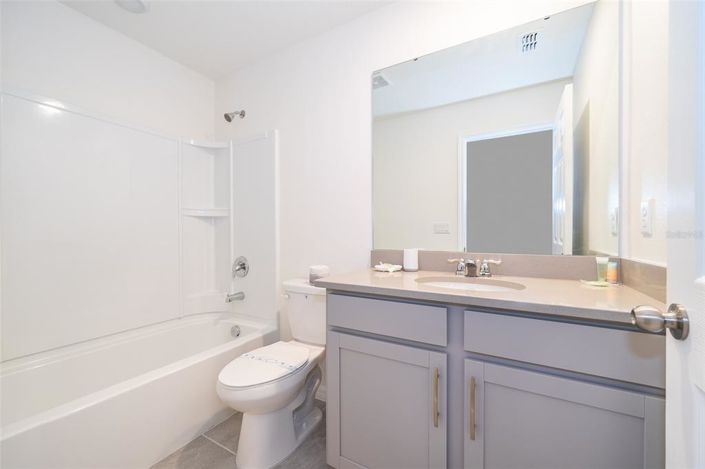 Image No.17-5 Bed Townhouse for sale