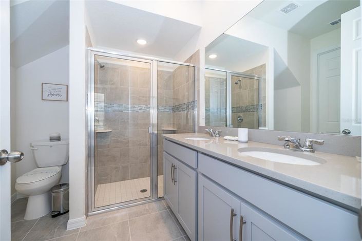 Image No.19-5 Bed Townhouse for sale