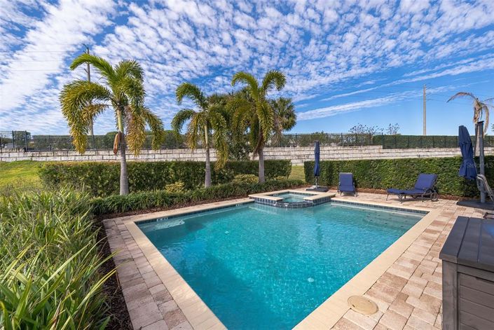 Image No.34-8 Bed Property for sale