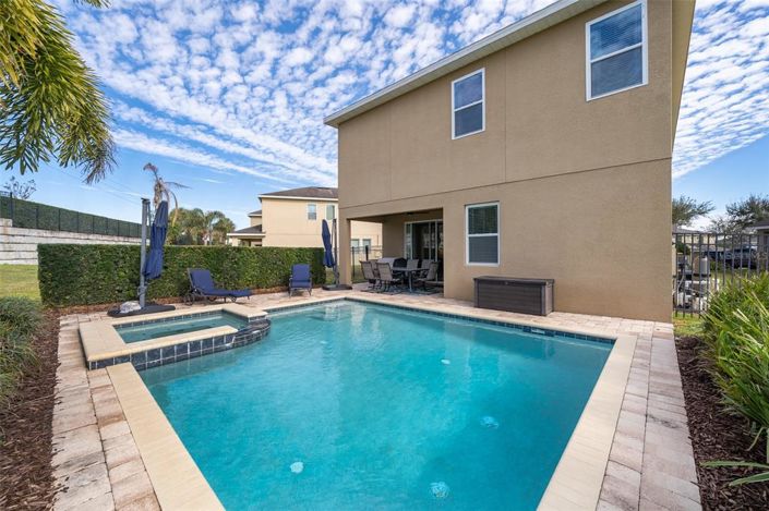 Image No.35-8 Bed Property for sale