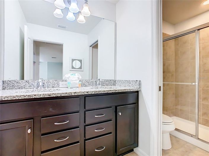 Image No.19-8 Bed Property for sale