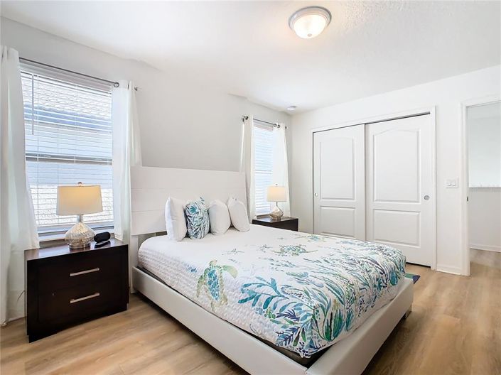 Image No.35-8 Bed Property for sale