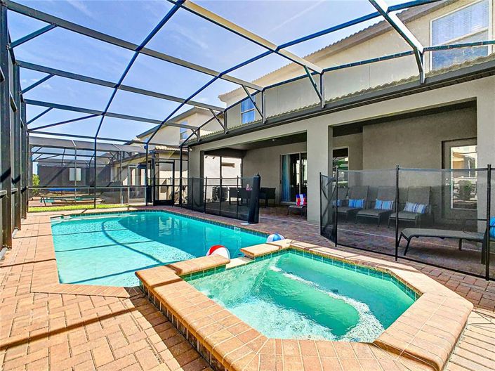 Image No.66-8 Bed Property for sale