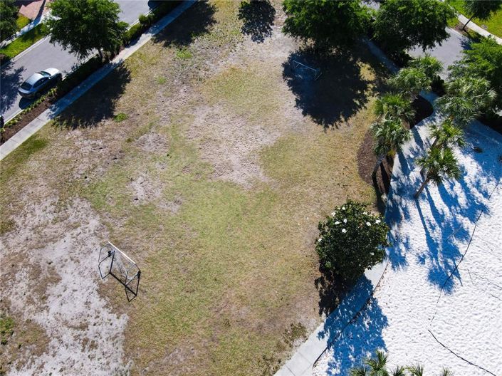 Image No.81-8 Bed Property for sale