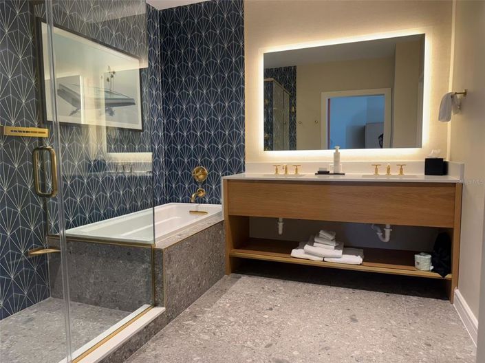 Image No.10-1 Bed Property for sale