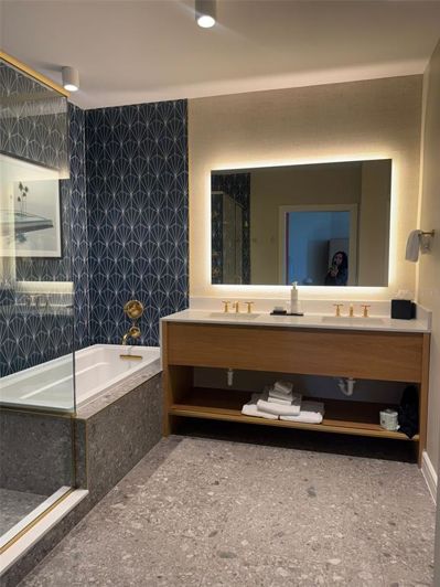 Image No.17-1 Bed Property for sale