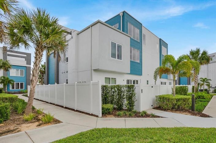 Image No.2-Maison de ville de 4 chambres à vendre à Kissimmee