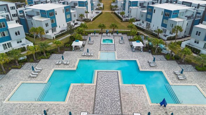 Image No.27-4 Bed Townhouse for sale