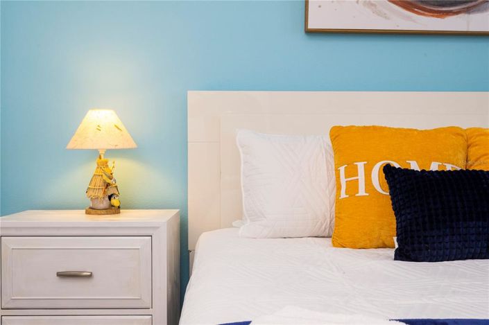 Image No.23-6 Bed Property for sale