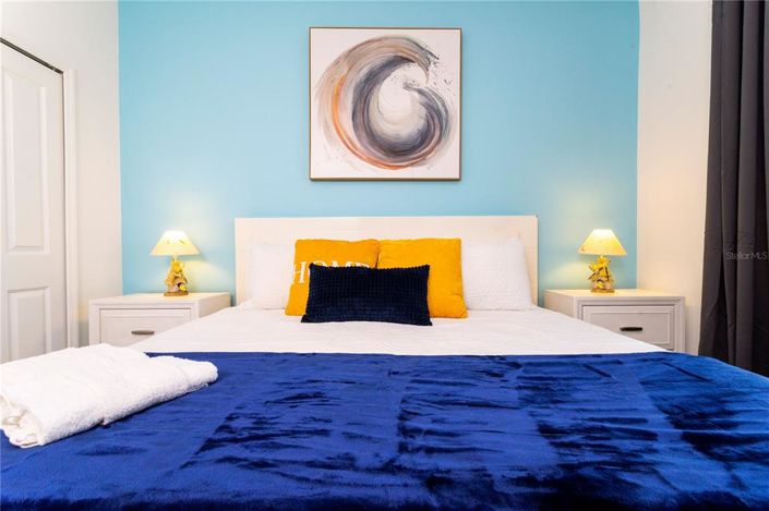 Image No.24-6 Bed Property for sale