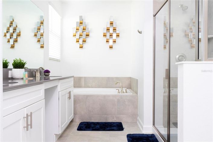 Image No.30-6 Bed Property for sale