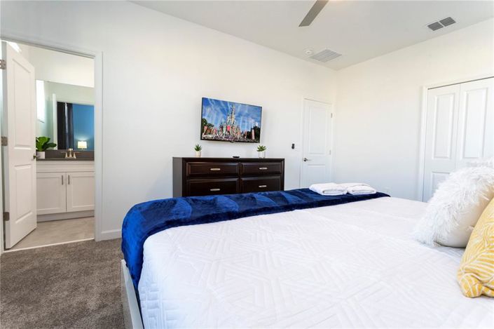 Image No.35-6 Bed Property for sale