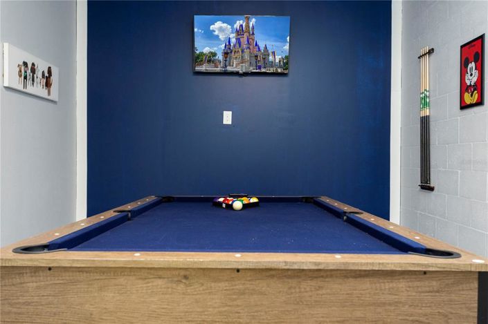 Image No.63-6 Bed Property for sale