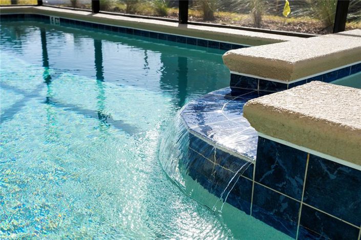 Image No.71-6 Bed Property for sale