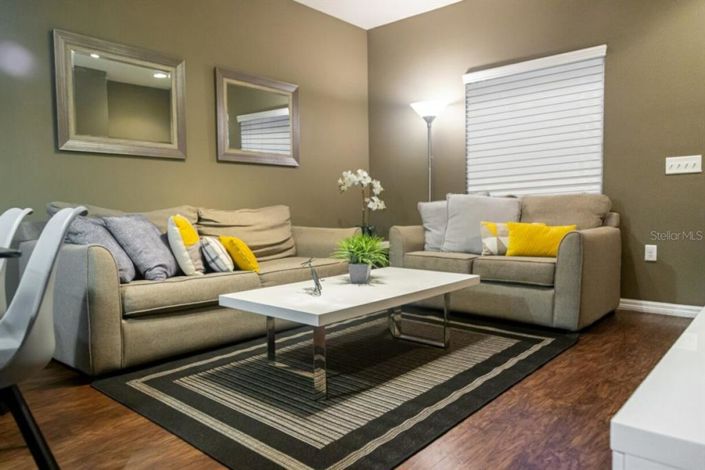 Image No.6-3 Bed Townhouse for sale