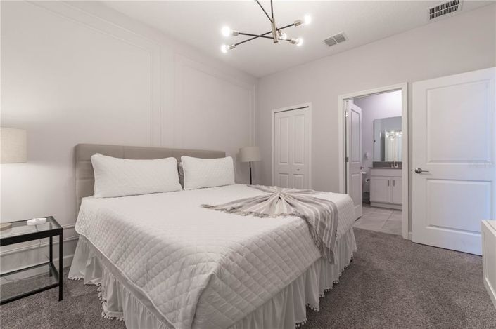 Image No.20-10 Bed Property for sale