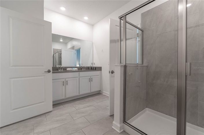 Image No.25-10 Bed Property for sale