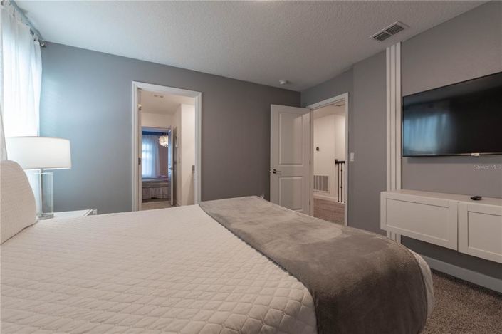 Image No.33-10 Bed Property for sale