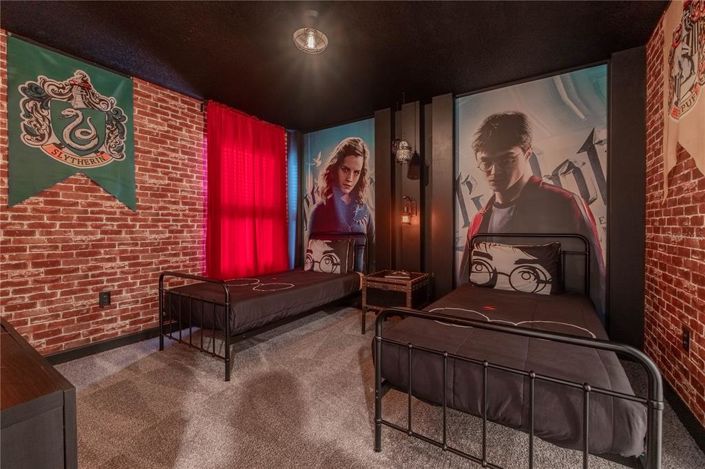 Image No.41-10 Bed Property for sale