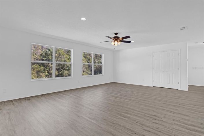 Image No.5-Propriété de 5 chambres à vendre à Kissimmee