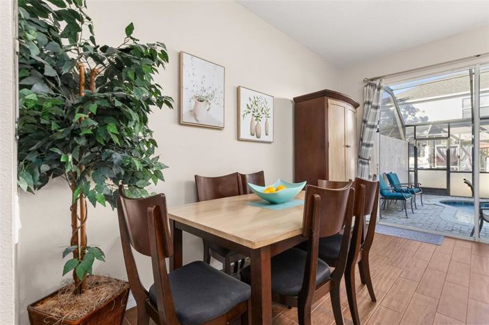 Image No.15-3 Bed Townhouse for sale