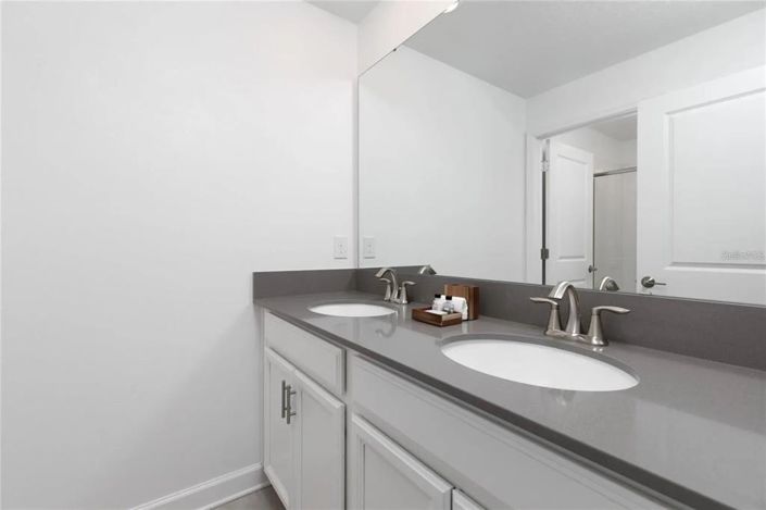 Image No.21-4 Bed Townhouse for sale