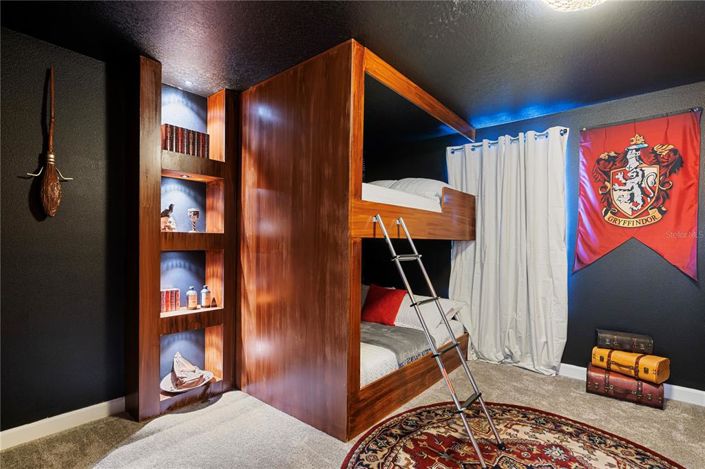 Image No.30-4 Bed Townhouse for sale