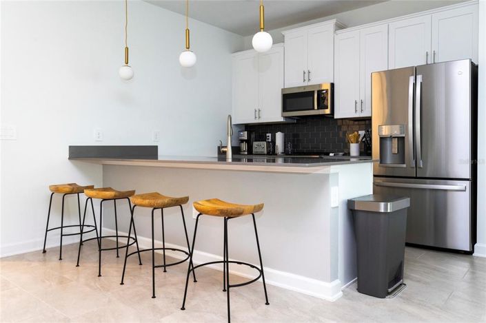 Image No.17-5 Bed Townhouse for sale